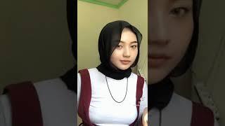 Tiktok jilbab cantik gunung gede usap elus