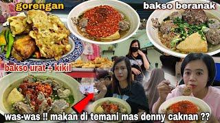 WAS-WAS MAKAN BAKSO DI TEMANI MAS DENNY NE MBAK HAPPY ?? Mantap  mak Kress gurih sedap dan nagihi.