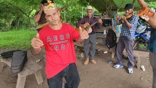 Celebrandole por primera vez el cumpleañosa Rambitoque nunca habia tenido una fiesta en su vida 