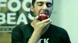 How to Eat an Apple Like a Boss  FOODBEAST LABS