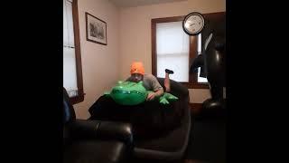 Inflatable gator ride