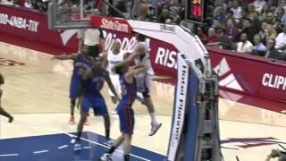 Blake Griffin RIDICULOUS slam dunk on Mozgov Nov. 20 2010