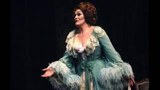 Joan Sutherland singing in Hugarian Fledermaus Czardas