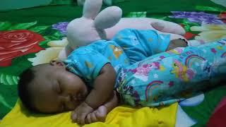 Aqila lagi tidur