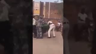 Soldier fights traffic policeman.. it only happens in South sudans 