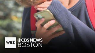 Boston Childrens doctor says cellphones have no place in schools