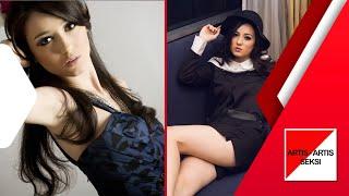 ARTIS SEKSI JULIE ESTELLE