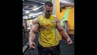 Zura Tavberidze 120 kg 265lbs 3X biceps curl