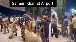 Tiger Zinda Hai Salman Khan Spotted At Mumbai Airport 