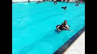 Berenang di kolam renang Balai Lerep Indah BLI