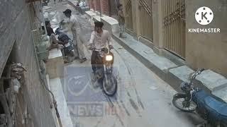 Karachi Street Crimes Fight Video  Pakistan Crimes  CCTV crime  Karachi CCTV Fight  CCTV FIGHT