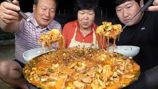 부산 유명음식 낙곱새를 솥뚜껑에서 직접 Nak-Gop-Sae small octopus tripe and shrimp요리&먹방 - Mukbang eating show