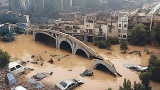 A few minutes ago in China Heavy rain floods spread to Shaanxi Province Baoji city sank
