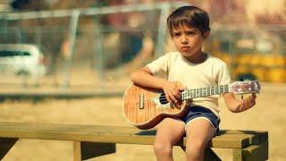 9岁男孩创作出震惊世界的歌曲，凡是听过他的音乐，心灵都能够被治愈——《一个叫小小船的男孩》