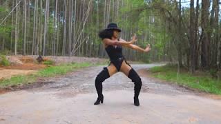 LIL NAS X Featuring Billy Ray Cyrus  Old Town Rd ATLANTA  Sexy Black Cowgirl #oldtownroad