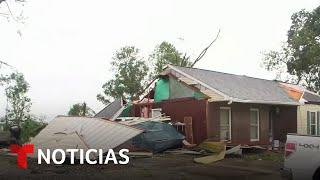 Beryl genera intensos tornados que causan gran destrucción  Noticias Telemundo