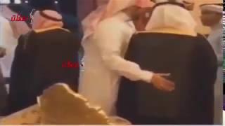 شوفوا مزح الرجال . ما تلوموا الشباب هههه نهفة للكبار فقط شرمها