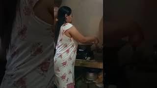 Mantau mama Muda Masak Didapur Bikin Ngiler