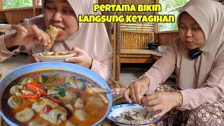 Aktivitas Pagi Antar Sekolah Pulangnya Bikin Bakso Tongkol Ceker Pedas