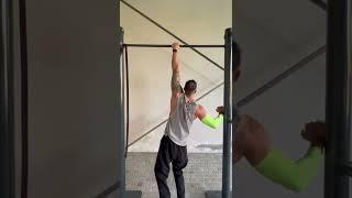 Jack Vinati 2mt x 104 kg+ one arm pullup test