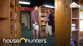 A Book Lovers Tiny House  Tiny House Hunters  HGTV