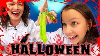 HALLOWEEN  Зомби Вкусняшки на Хэллоуин 2019 Trick or Treat Challenge  Вики Шоу