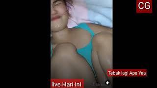 CEWEK CANTIK  LAGI APA YAA