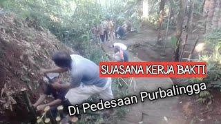 SUASANA KESERUAN KERJA BAKTI DI DESA