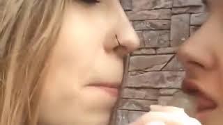SEXY GIRLS KISSING HOT LESBIAN