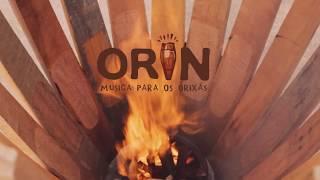 Teaser do filme Orin música para os Orixás construindo um atabaque