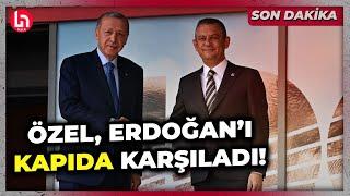 SON DAKİKA Erdoğan 18 yıl sonra CHPde Özgür Özelin karşılaması gündem oldu