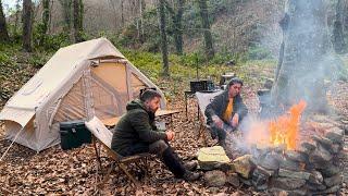 Issız Ormanda Rahatlatıcı ve Dinlendirici Kampımız