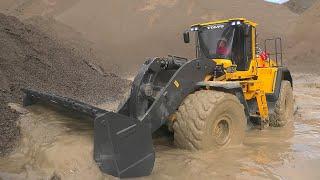 Volvo L250G LOADS TONS OF MUD Mega Construction Site in Mud