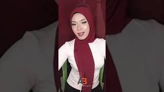 Awek tudung melayu  hijab malaysia model merah putih