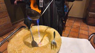 Pasta cocinada dentro de queso Gigante - Comida Italiana