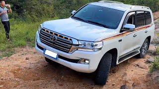 Land Cruiser GXR 4.6L V8 vs Land Cruiser Prado TX 3.0L Off-road Driving