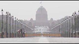 People in New Delhi struggle to cope with heatwave affecting the country