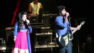 Arijit Singh singing Har Kisi Ko Live Boss