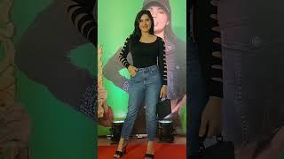 ZareenKhan looks ravishing as she gets spotted at the movie premiere