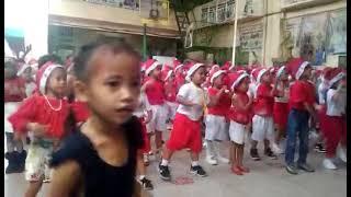 Christmas kantata ng mga Kinder nasa unahan Ang Anak Kung Lalaki si Kuya Tyron.