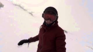 Девушкакатаясь на сноубордене заметила как за ней гнался медведь