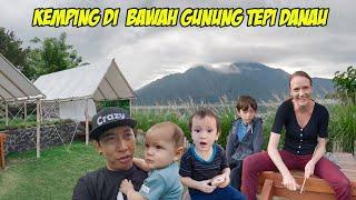 KEMPING DI BAWAH GUNUNG TEPI DANAU PEMANDANGAN INDAH