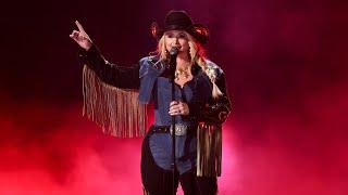 Miranda Lambert – “Wranglers” Live from the 59th ACM Awards