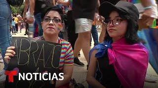 La Marcha del Orgullo LGBT+ de Ciudad de México alza la voz contra la violencia  Noticias Telemundo