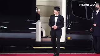 Song Joong Ki Entry at Blue Dragon Film Awards ️️️️️ He looks So Handsome 