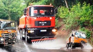 Парад поливальных машин Water Truck. Поливальные машины моют улицы городов.