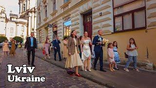 Walking Tour Ukraine Lviv - Autumn Saturday Day in Lviv A Walk With a Good Mood 4k video walk