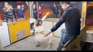 Akıl almaz Şov Çılgın Dondurmacı ve Fitness Eğitmeni   ile Yer Yerinden Oynadı