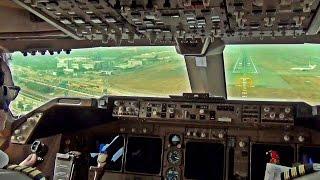 Boeing 747-400 Hong-Kong Landing - COCKPIT VIEW