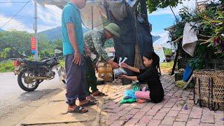 Poor girl. Go to the market to sell snails buy chicken food and buy new sandals